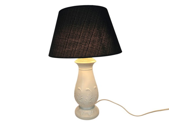 Image 1 of Wedgwood Barleston Ertruria - white porcelain - table lamp - signed - England - 1960s