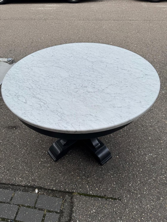 Ronde massief marmeren eettafel Ø110 cm – zwart onderstel – Marble, Wood (photo 7 of 7)
