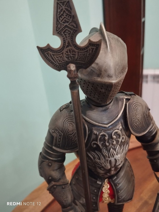 Figura in armatura – Sculture, Metallo, Tessile (photo 3 of 5)