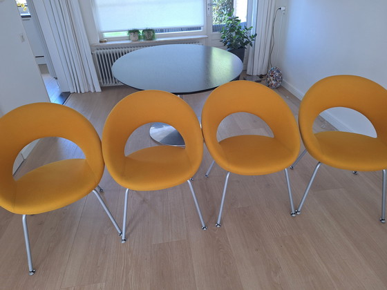 Image 1 of 4 Nina dining chairs Artifort, price is per piece