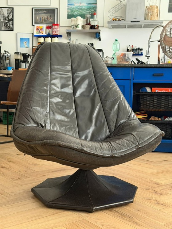 Poltrona girevole in pelle nera, stile Artifort – Sedie girevoli, Leather (photo 6 of 17)