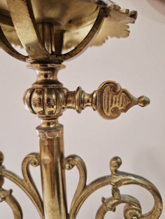 Image 1 of Antieke lamp van messing en gegraveerd glas – elegantie uit de Belle Époque.