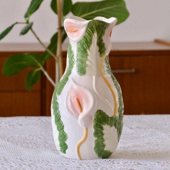 Image 1 of Vaso vintage con giglio di arum dipinto a mano