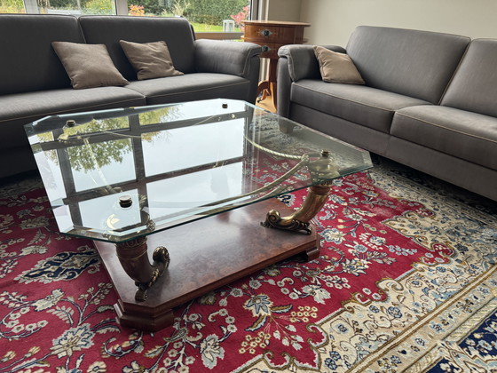 Image 1 of Lussuoso tavolino antico con piano in vetro e dettagli in ottone