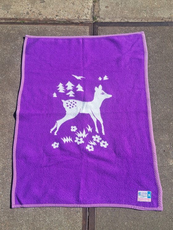 Image 1 of Vintage Paarse Babydeken Van Dralon – Bambi Design – Vendorina