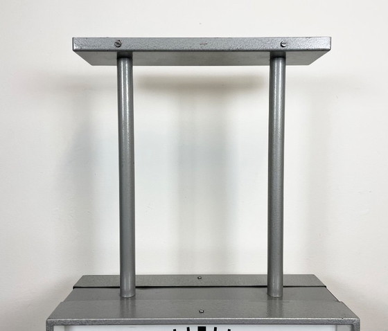 Image 1 of Grote vierkante, dubbelzijdige industriële fabrieksklok van Pragotron, jaren 60.