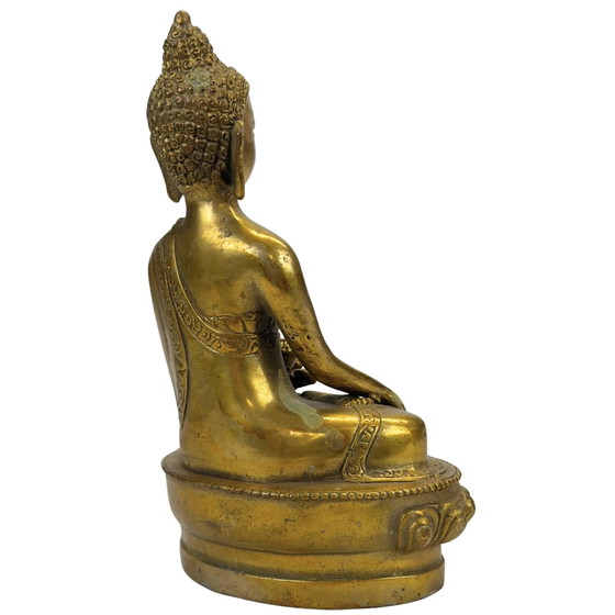 Gilded Bronze Buddha Statue – Bhumisparsha Mudra – Symbol for Grounding, Strength, and Enlightenment (photo 4 of 11)