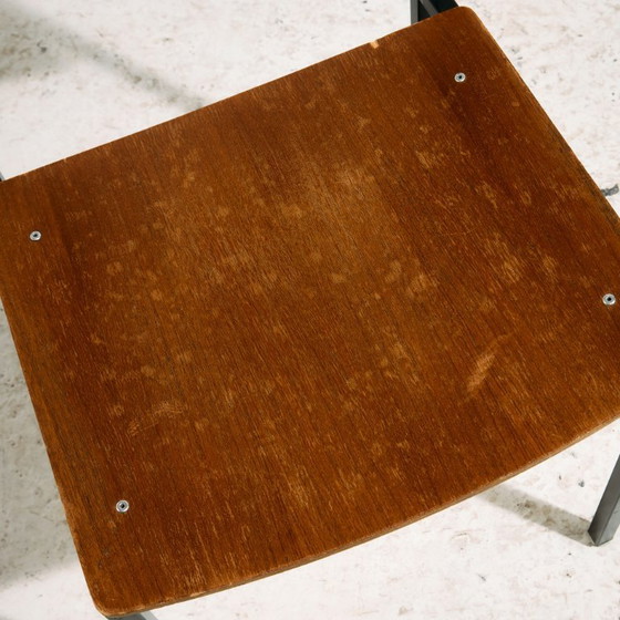 Image 1 of MK11233 Stuhl aus Teakholz auf Metallgestell