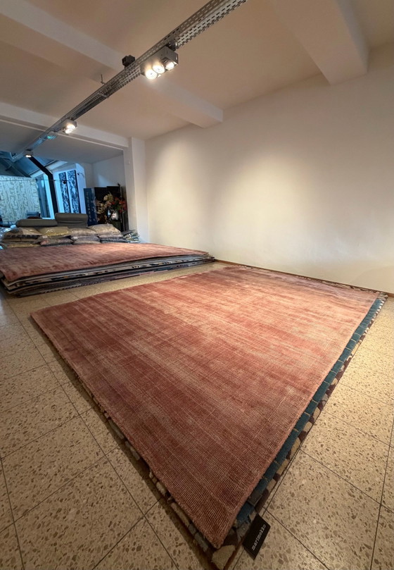 Leolux Patna Tapis Burgundy 240 x 340, Rose (photo 6 sur 8)