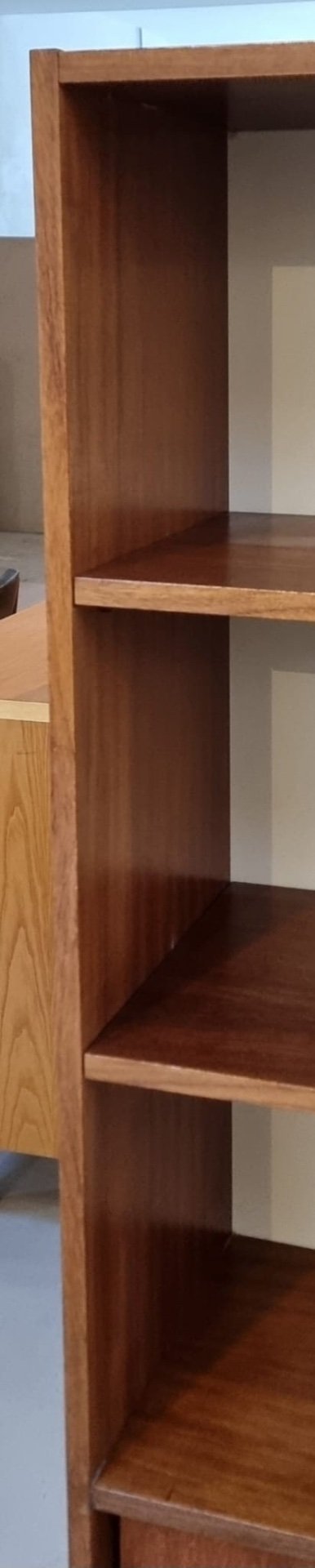 Image 1 of Librería de mediados de siglo