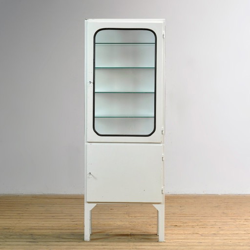 Armoire à pharmacie vintage, années 1970