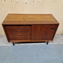 Credenza vintage in impiallacciatura di teak, mobili audio in legno di teak, cassettiera, mobile TV