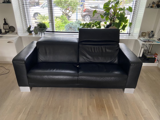 Image 1 of Canapé en cuir noir avec assise à réglage électrique