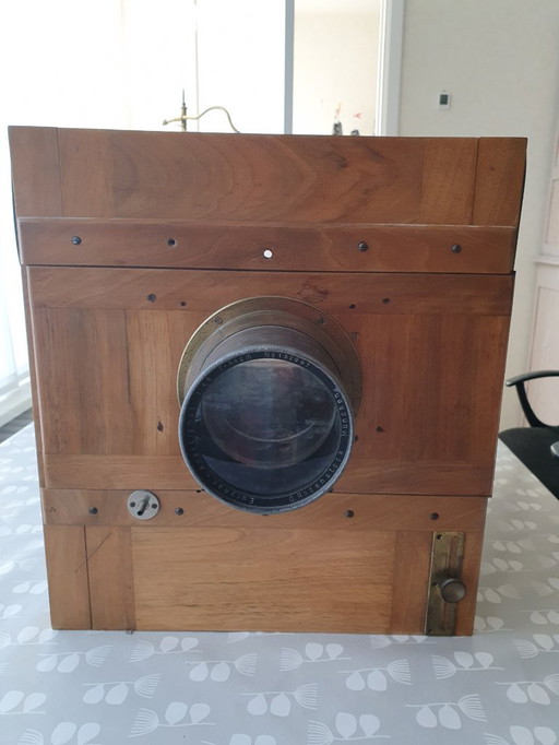 Antique wooden bellows camera with Rodenstock lens (ca. 1910)