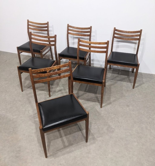 Sechs elegante skandinavische Vintage-Stühle