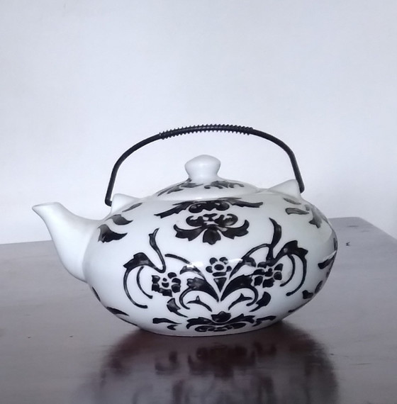 Image 1 of Juego de té blanco y negro, estilo asiático, porcelana.