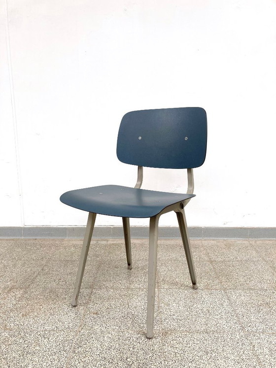 Image 1 of Vintage design Friso Kramer 'Revolt' stoel