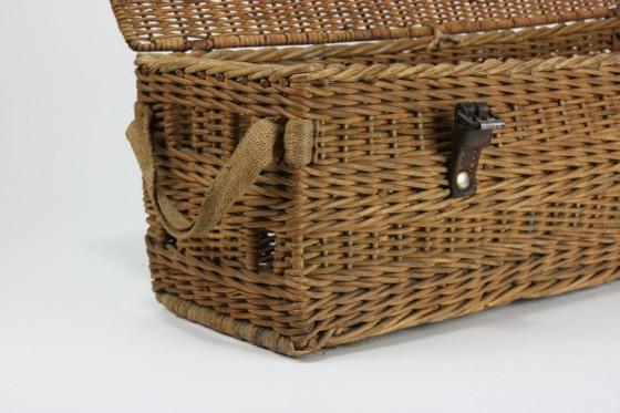 Image 1 of Malle de voyage ancienne en tissu tressé avec boucles en cuir d'origine — vers 1900-1940
