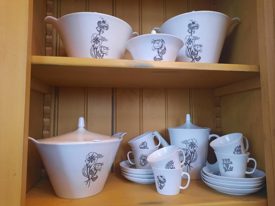 Image 1 of Mosa Maastricht – 39-teiliges „Gracia“-Geschirr mit Bouquet-Dekor (1960)