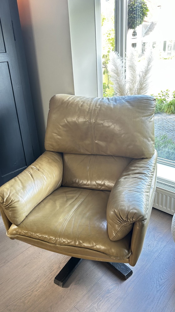 Image 1 of Leolux CeCe armchair