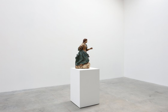 Image 1 of Statua religiosa francese del XVIII secolo raffigurante la Vergine Maria su una nuvola