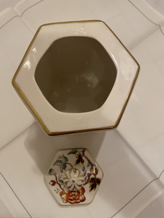 Image 1 of Teedose ‚Golden Azalea‘ / Hexagonal Lidded Jar H 16,5 cm von Mason’s