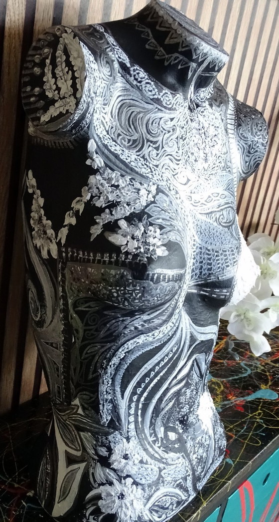 Image 1 of CB. busto di manichino bianco e nero