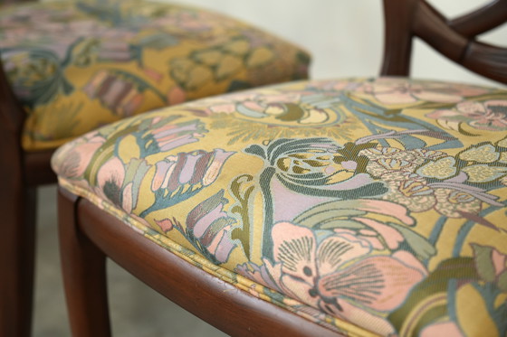 Image 1 of Set van 6 handgesneden Art Nouveau Revival eetkamerstoelen met bloemenzittingen