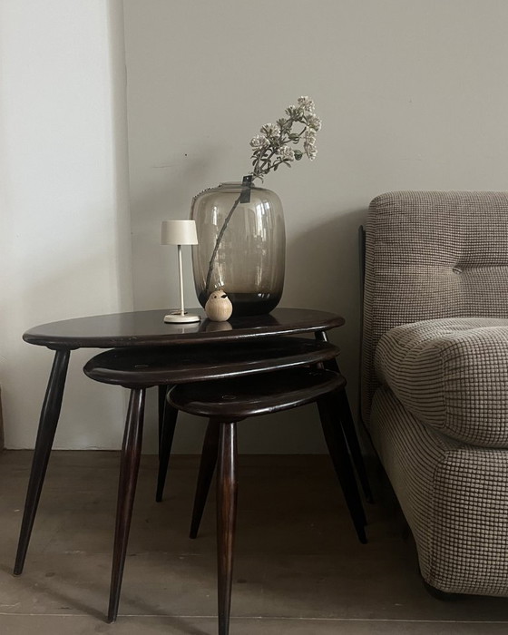 Image 1 of Tavolini laterali Pebble Ercol