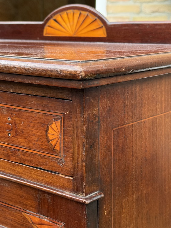 Image 1 of Vetrina in mogano massello | 1890–1900 | Neorinascimentale / Art Nouveau | Intarsi ovunque!