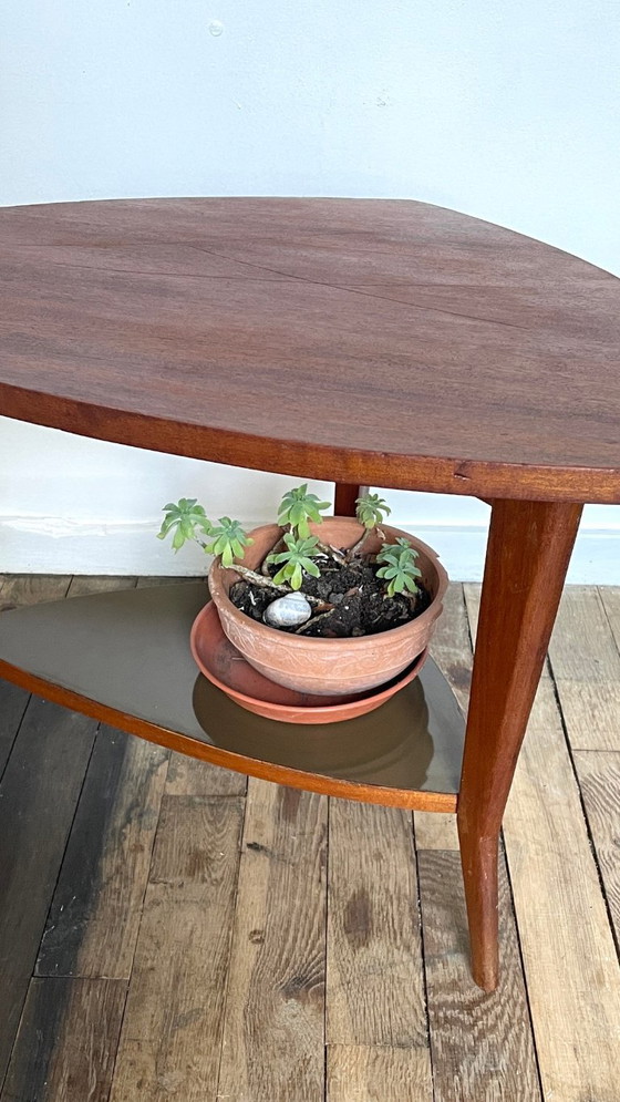 Tripod Coffee Table, 1950s/60s – Plastic, Plexiglass (photo 11 of 34)