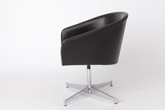 Image 1 of Stilvoller Drehstuhl von Thonet 1980S Österreich