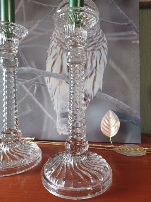Paar Art-Deco-Kerzenständer aus gepresstem Glas, Durover-Torso aus belgischem Bambus – kandelaars en kaarsen (photo 2 of 8)