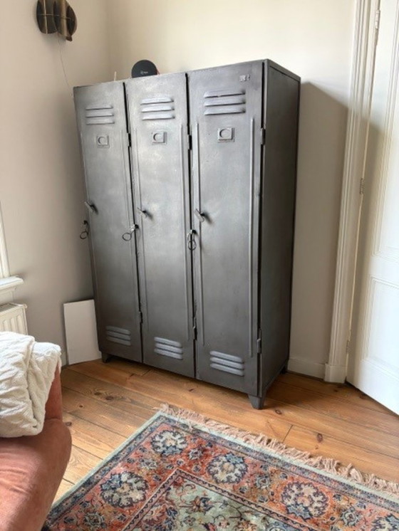 Image 1 of Industrial locker cabinet, three doors