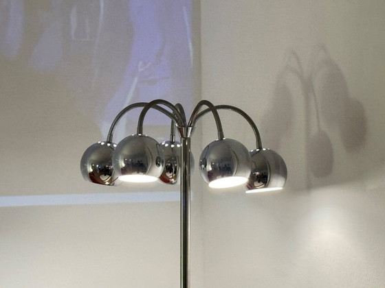 Image 1 of Lampada da terra vintage cromata anni '70 con cinque paralumi sferici regolabili