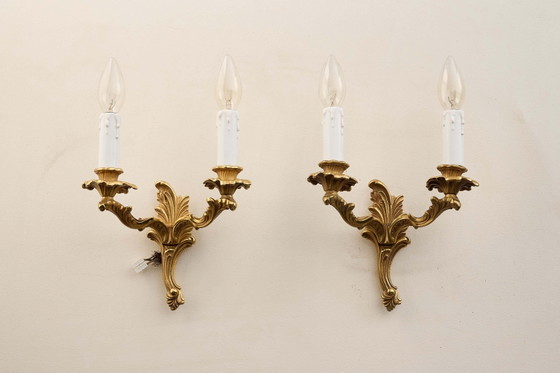 Paar Wandleuchten aus Messing im Louis-XV-Stil, Gold (Foto 5 von 5)