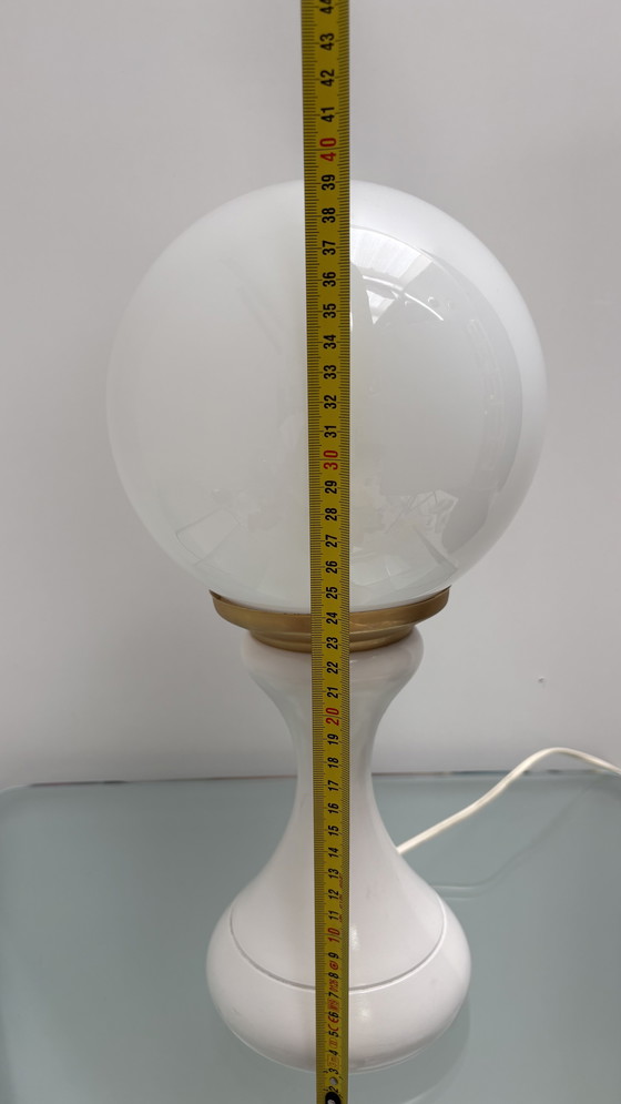 Image 1 of Lampada a globo in vetro bianco vintage / lampada da tavolo Space Age