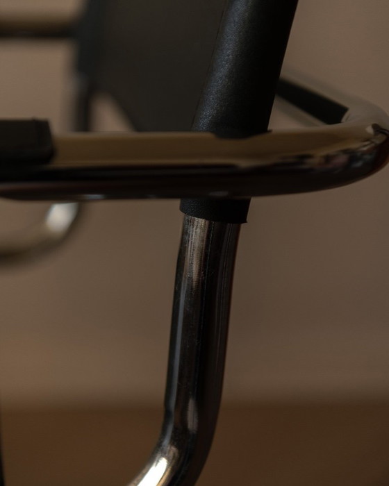 Image 1 of Vintage Bauhaus chrome leather cantilever chair – Mart Stam / Marcel Breuer style