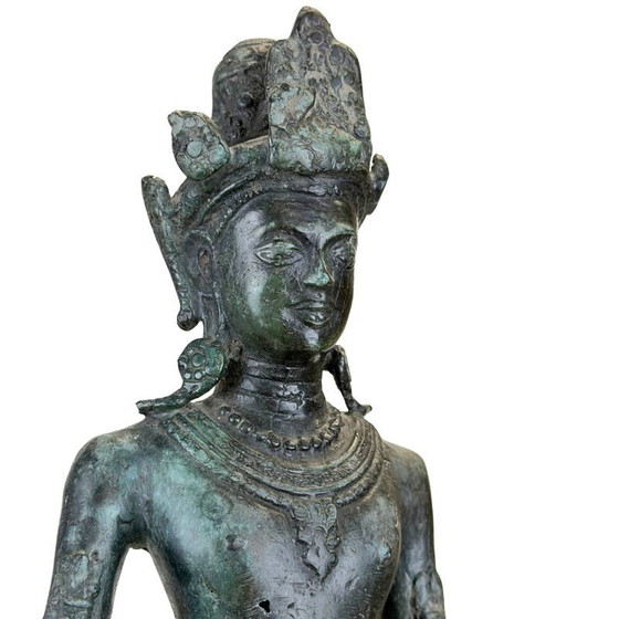 Estatua Devata de Bronce del Sudeste Asiático – Estilo Jemer – Restos de Antiguo Dorado de Templo (photo 10 of 10)