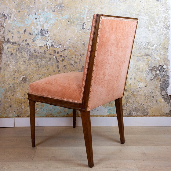 Image 1 of Silla española de nogal con asiento de terciopelo rosa, años 40