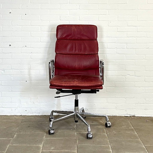 Vitra EA 219 Bureaustoel in Rood Leer, Iconisch Vintage Eames Design