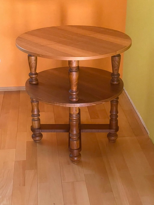 Table ronde en bois tourné