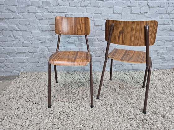 Lot de 2 Chaises de Cuisine Vintage Design avec Formica Faux Bois et Cadre Laqué Marron, Pays-Bas, Années 1960 (photo 3 of 7)