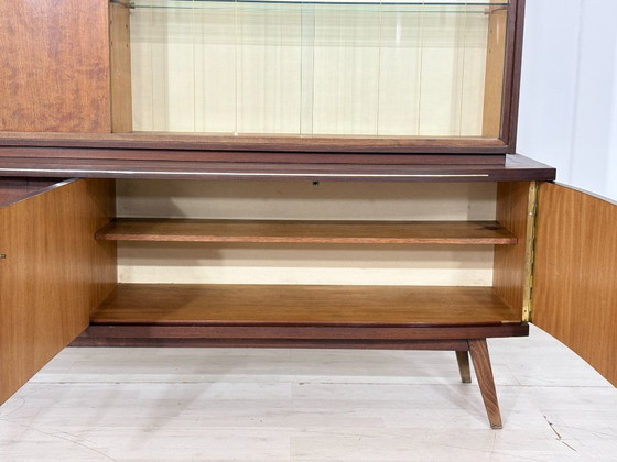 Image 1 of Dressoir uit het midden van de vorige eeuw / vitrinekast / woonkamerkast / vintage buffetkast / hoge kast