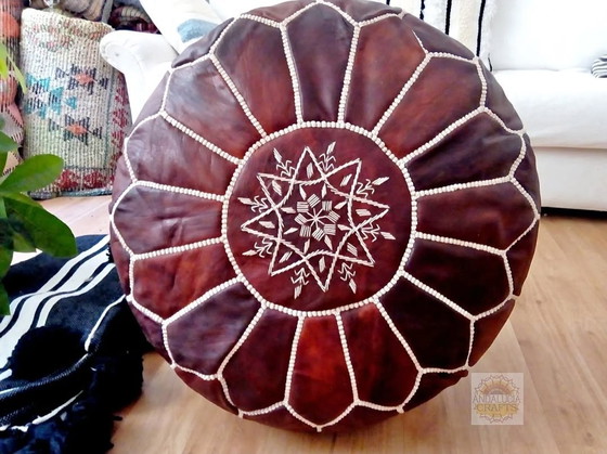 Image 1 of Puf marroquí de cuero auténtico hecho a mano. Envío gratuito.