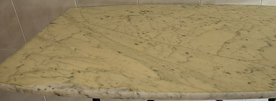 Image 1 of Tavolo da pranzo vintage anni '80 in marmo bianco - Gambe in ferro battuto nero