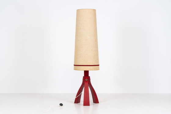 Image 1 of Lámpara de pie de estilo espacial con base de trípode (Alemania, década de 1970)