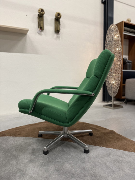 Image 1 of 2 Artifort Geoffrey 154 Draaifauteuil wolstof Groen