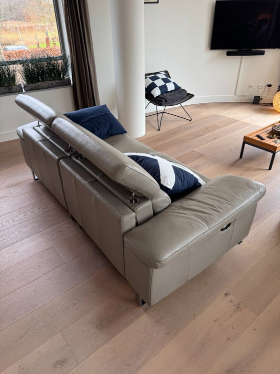 Image 1 of Montel tweezitsbank in goede staat