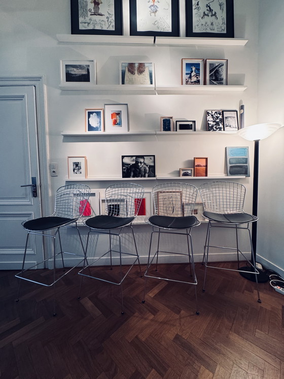 Image 1 of 4 Wirechair Barkruk Geïnspireerd door Bertoia